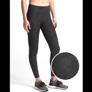 GapFit Camo Full Length Legging Sculpt Compression